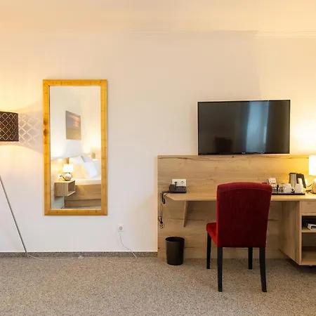 Cuxlandhotel Doppelzimmer 117 *